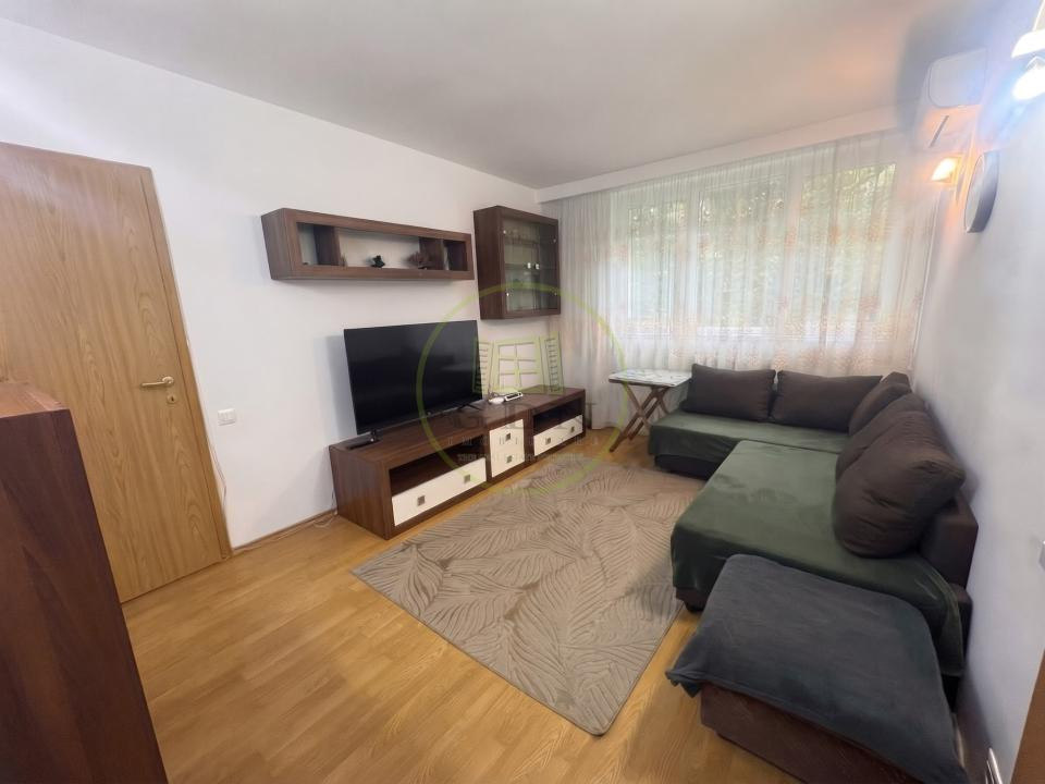 Apartament cu 3 camere| Mobilat și utilat complet | Drumul Taberei | 590 €/lună