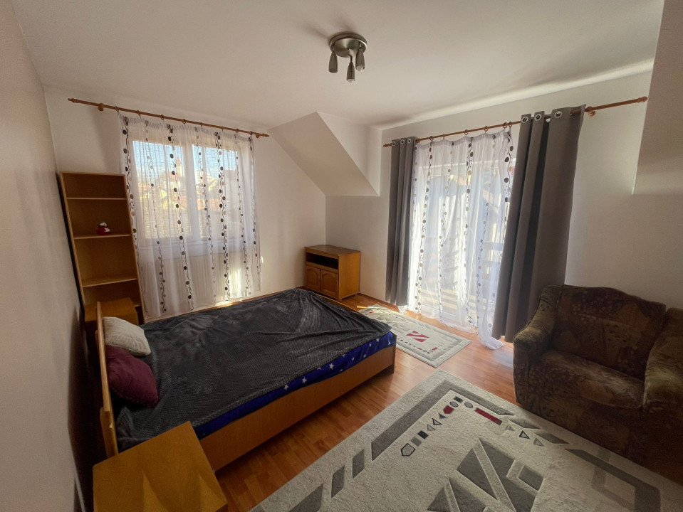 Inchiriez Apartament 3 camere,decomandat,90 mp utili