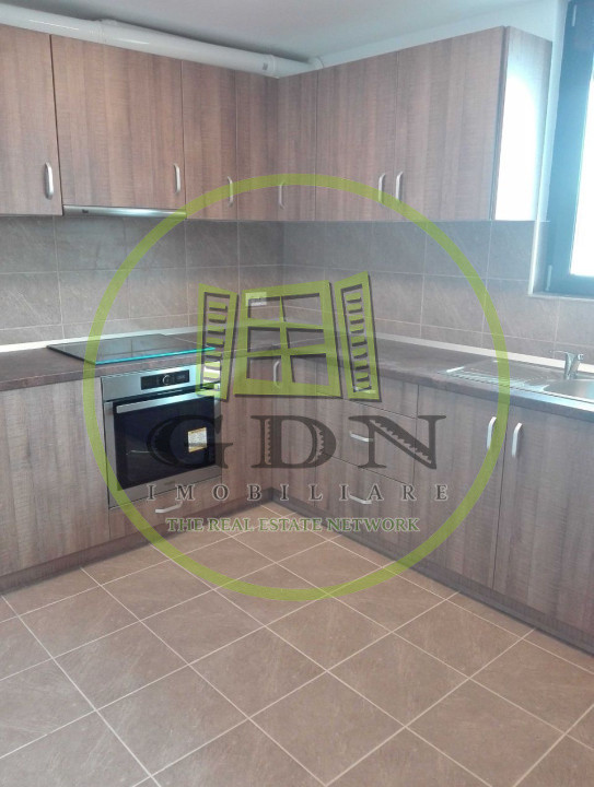 Inchiriez Apartament, 4 camere, Decomandat, Destiant Spatiu Birouri