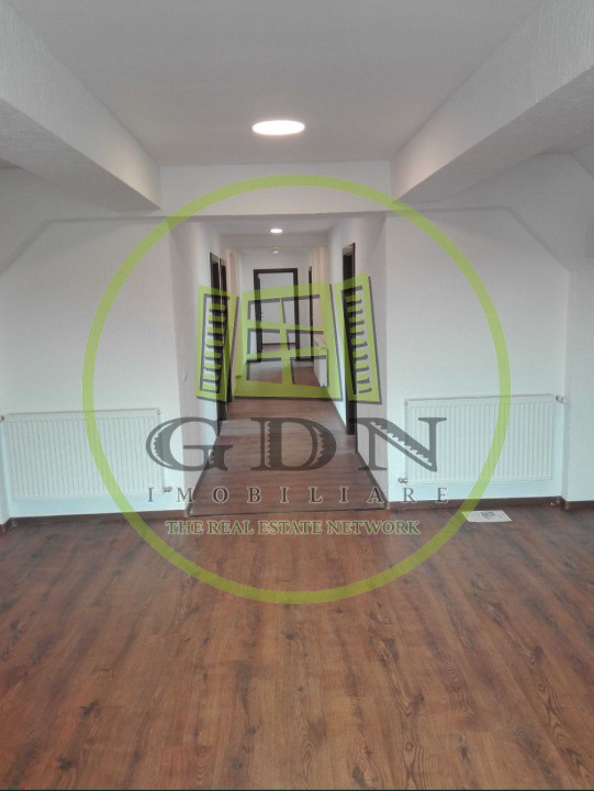 Inchiriez Apartament, 4 camere, Decomandat, Destiant Spatiu Birouri