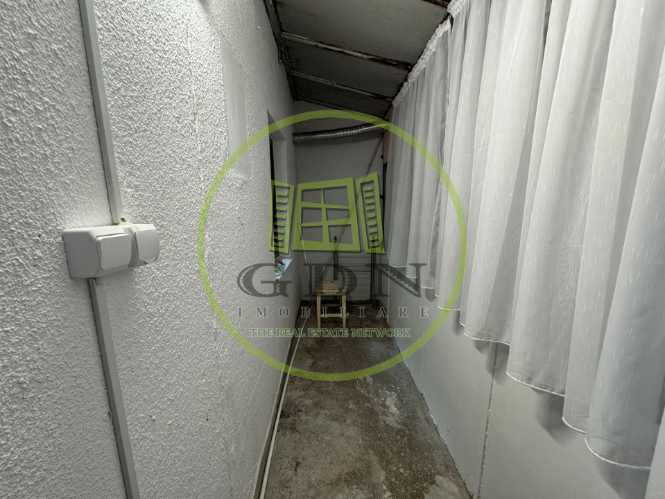 Garsoniera, decomandata, 32,9mp, Cartier Sarari, Zona Henri Coanda