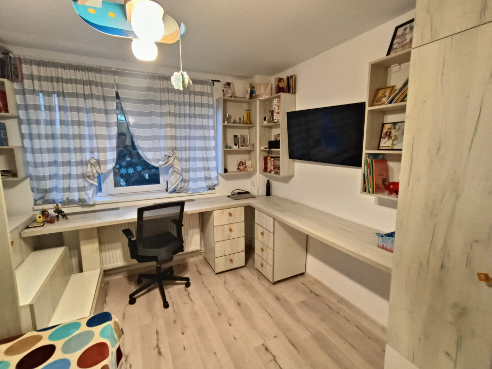 Apartament 3 camere, decomandat, 71.78mp, cartier Craiovita, zona Fortuna