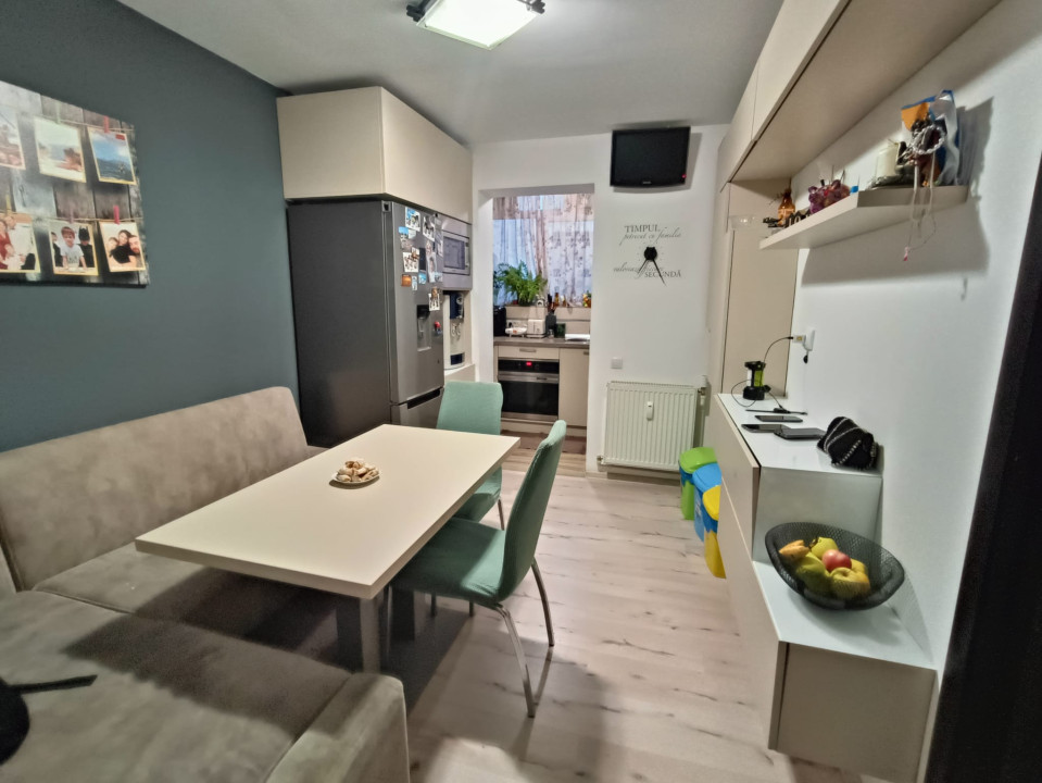 Apartament 3 camere, decomandat, 71.78mp, cartier Craiovita, zona Fortuna