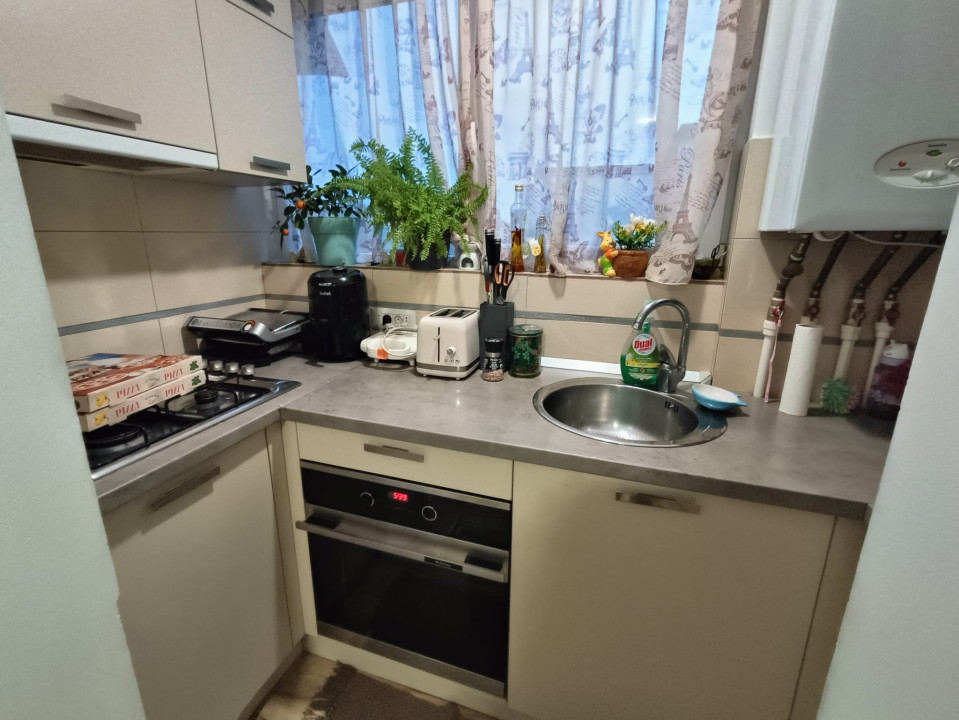 Apartament 3 camere, decomandat, 71.78mp, cartier Craiovita, zona Fortuna