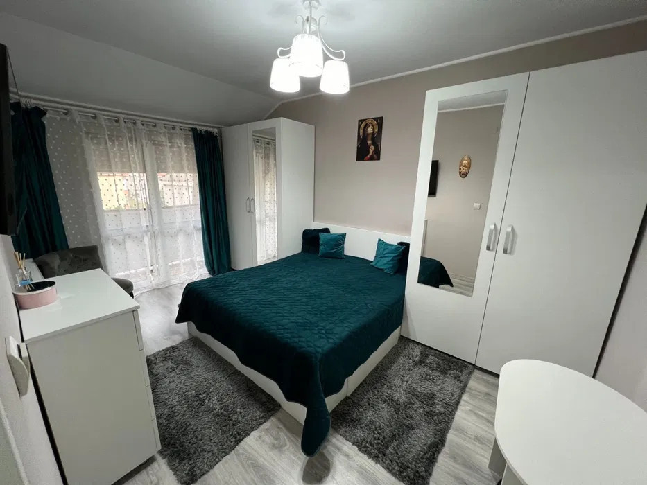 Apartament de vânzare 2 camere, 48 mp utili mansarda - zona Terezian 