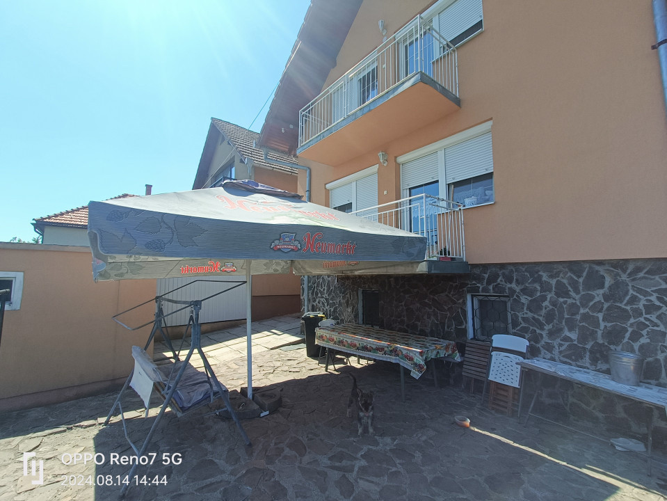 Casă cu etaj de vânzare în Reghin