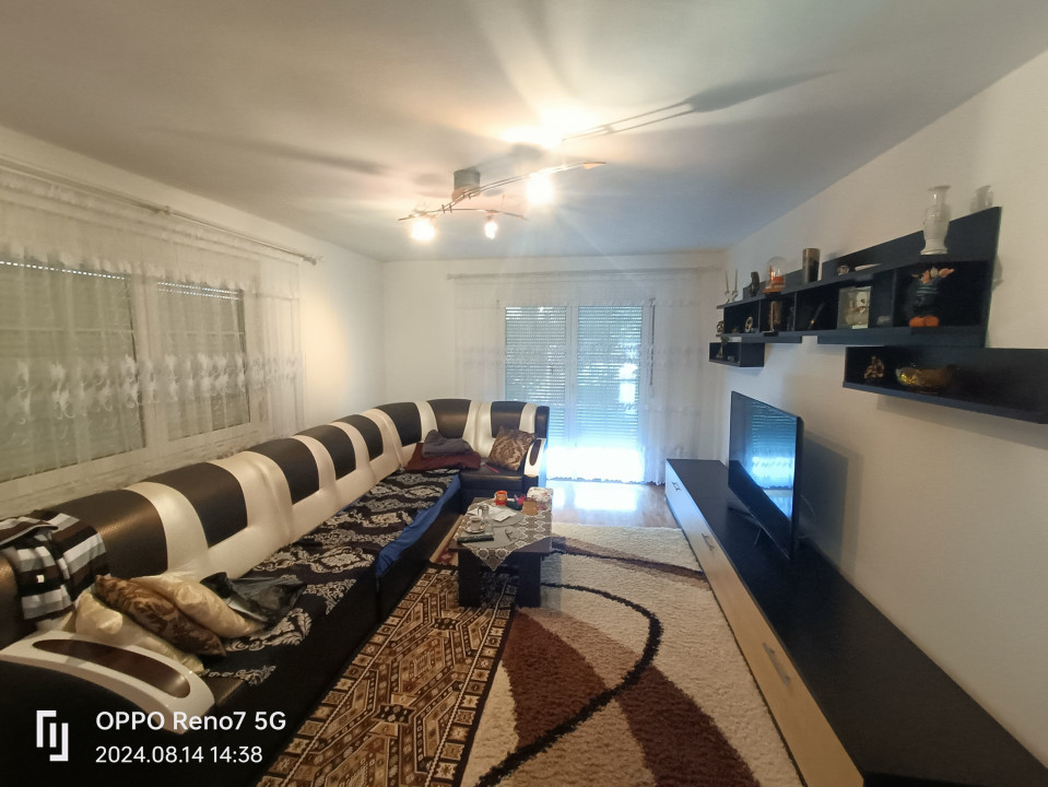 Casă cu etaj de vânzare în Reghin