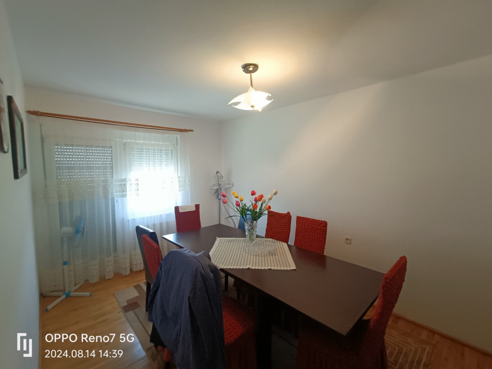 Casă cu etaj de vânzare în Reghin