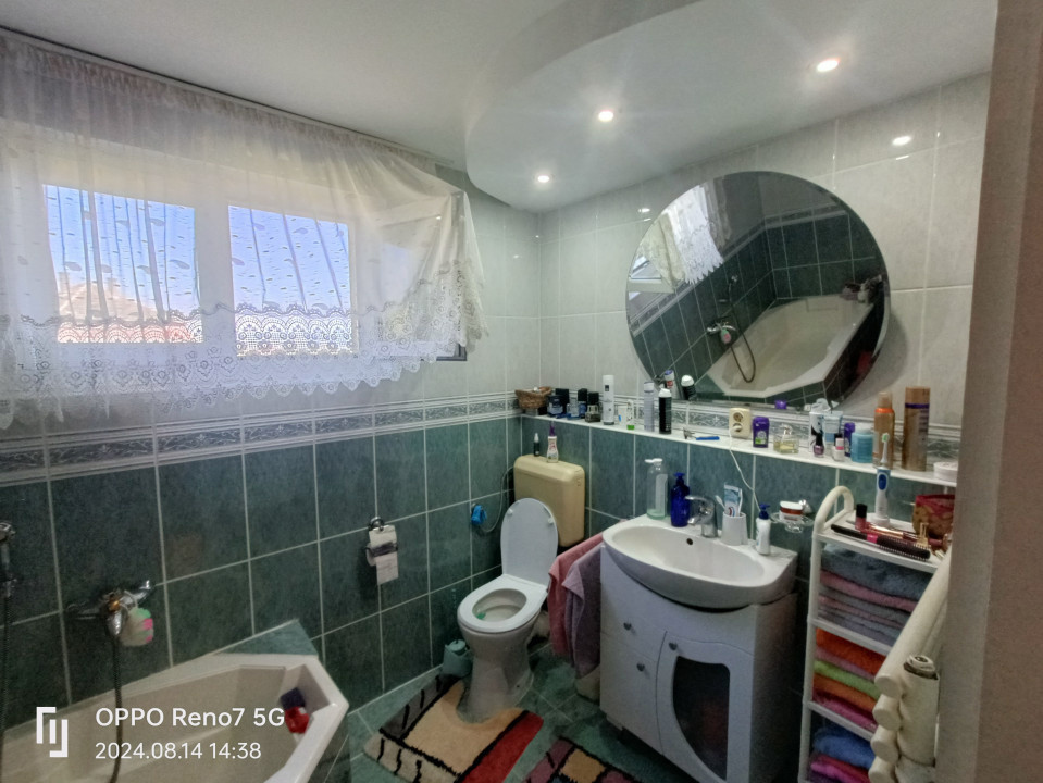 Casă cu etaj de vânzare în Reghin