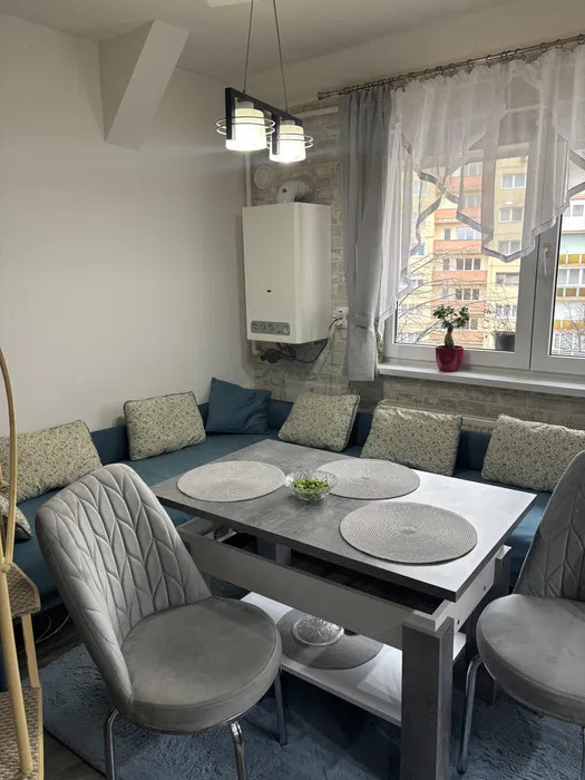 Apartament de vânzare la mansardă, zona Mihai Viteazu 68 mp utili