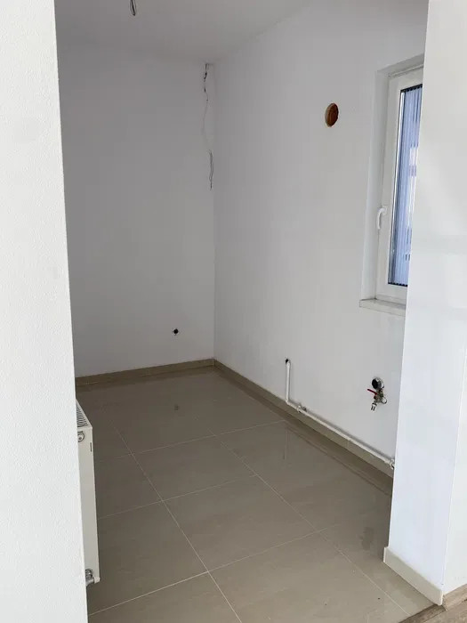 Apartament de vânzare - 3 camere- zona Calea Cisnădiei