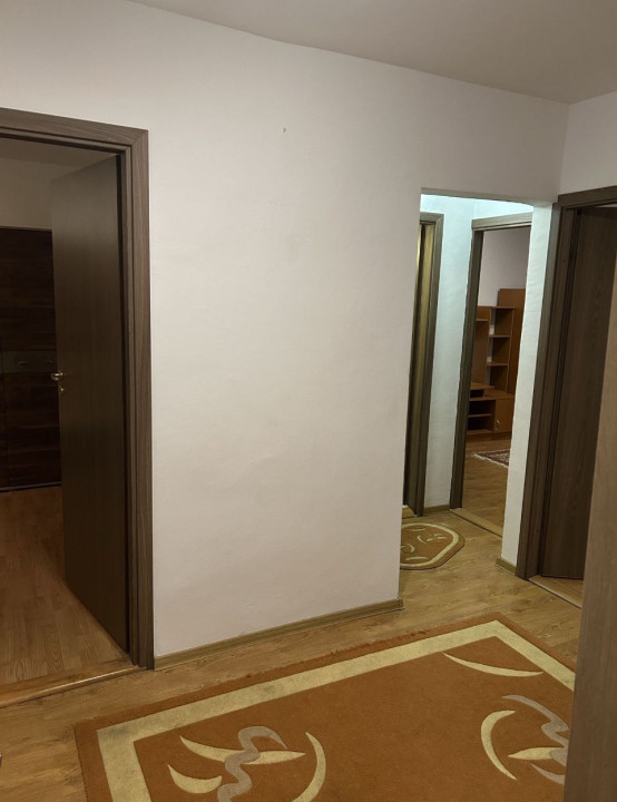 Inchiriez Apartament 3 camere, Decomandat, 56 mp utili