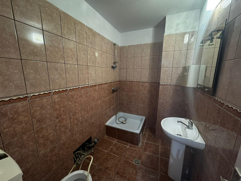 Apartament 2 camere, decomandat, 54mp, Calea Severinului.