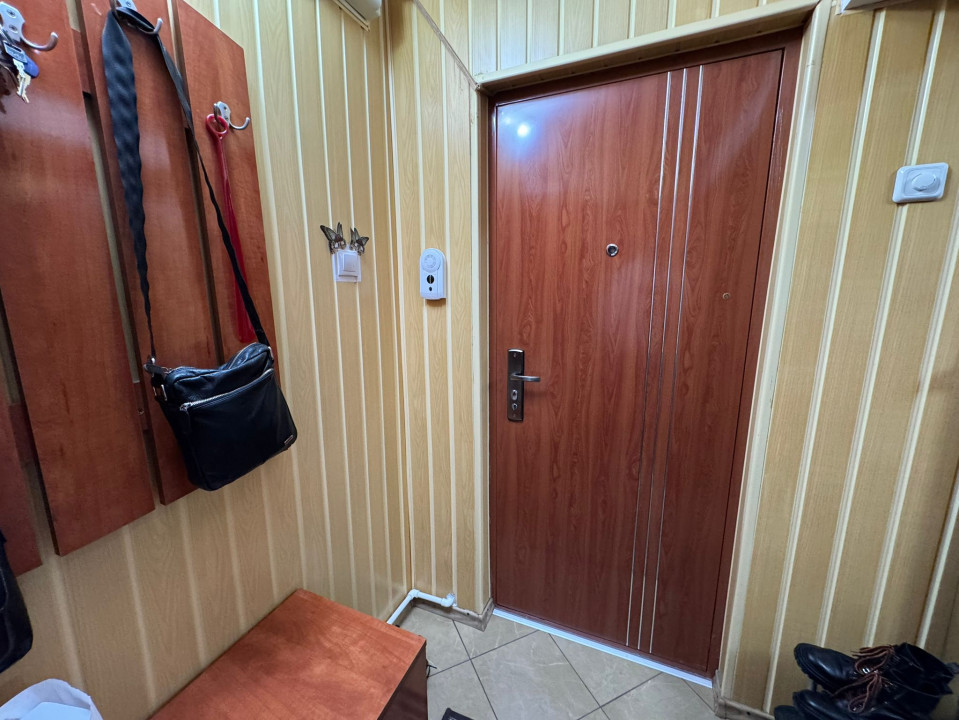 Apartament 2 camere, semidecomandat, 45 mp, Cartier Craiovita Noua