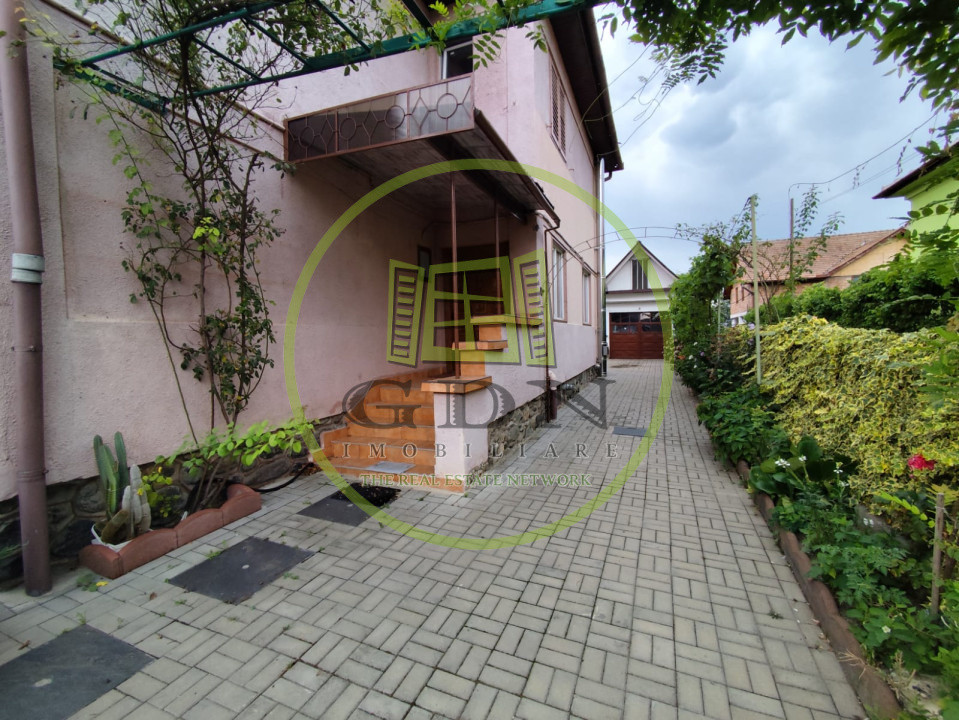 Casa de vanzare, zona Trei Stejari