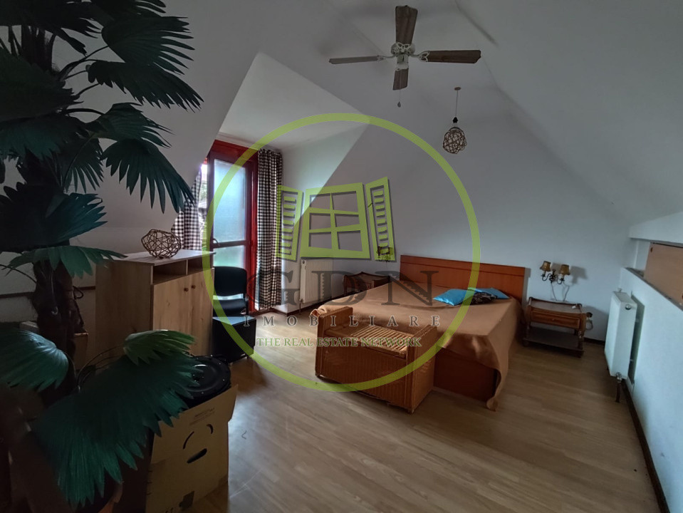 Casa de vanzare, zona Trei Stejari