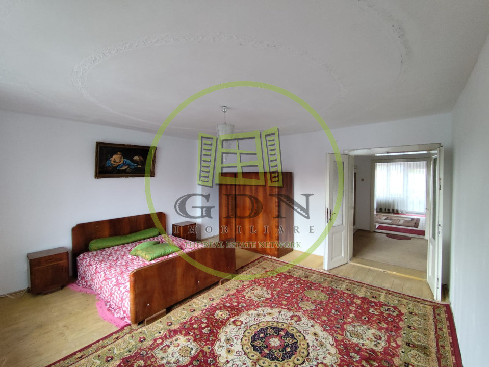 Casa de vanzare, zona Trei Stejari