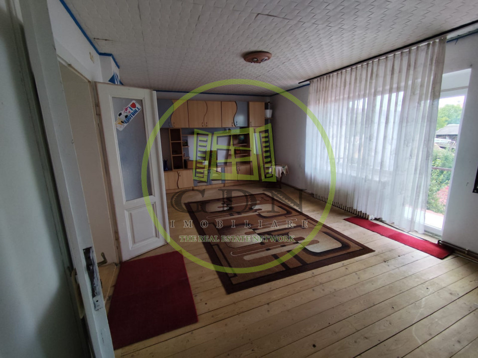 Casa de vanzare, zona Trei Stejari