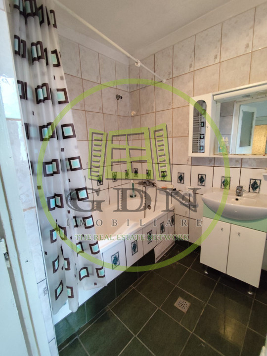 Casa de vanzare, zona Trei Stejari