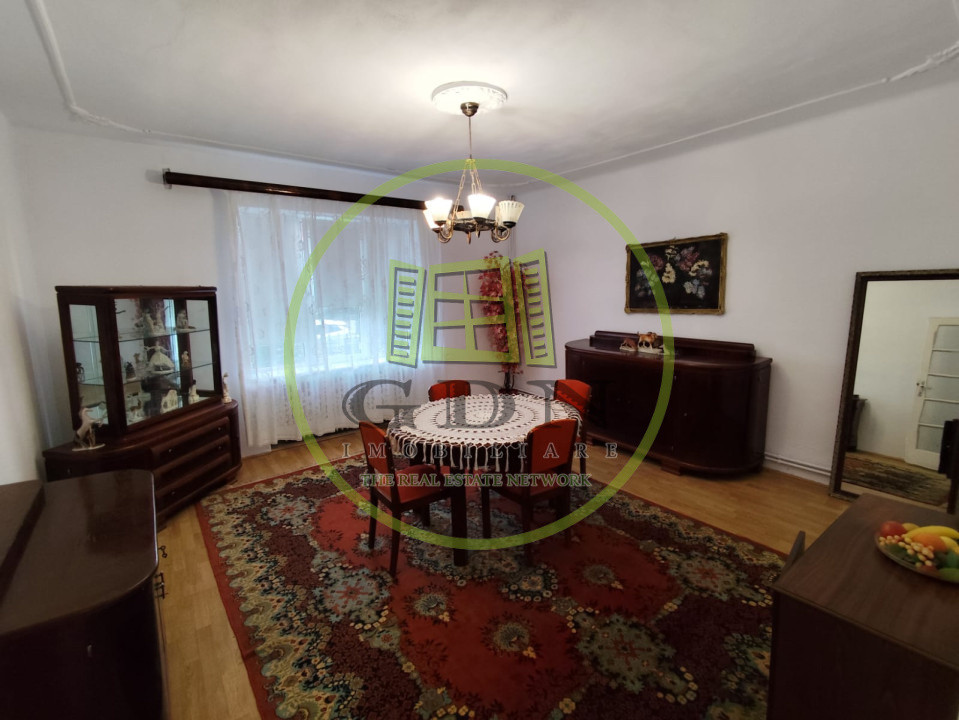 Casa de vanzare, zona Trei Stejari