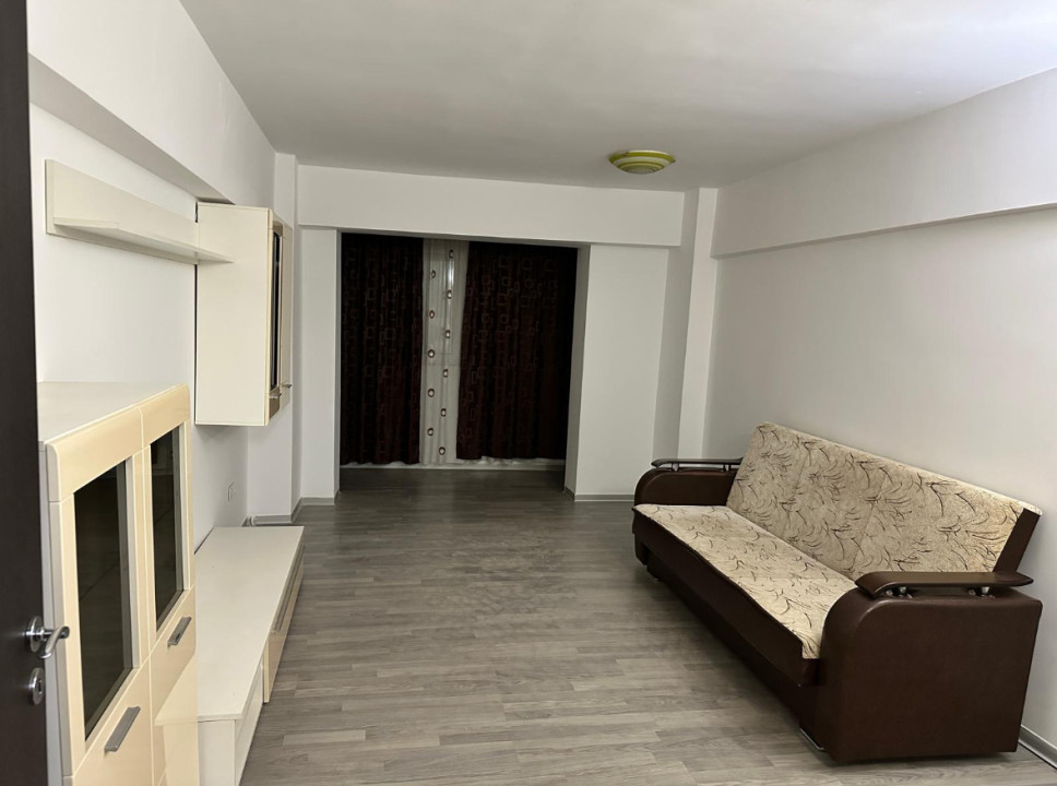 Apartament de închiriat, 2 camere, zonă  Sala Polivalentă