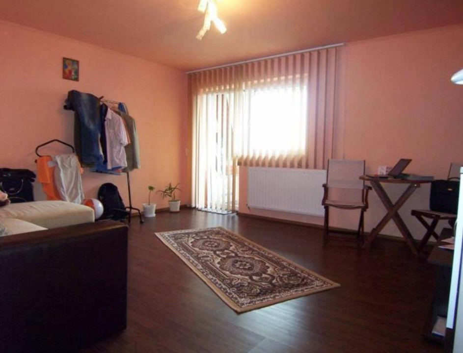 Apartament de Vânzare 4 camere, Zona Valea Aurie