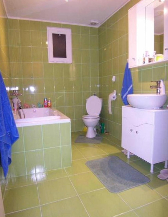 Apartament de Vânzare 4 camere, Zona Valea Aurie