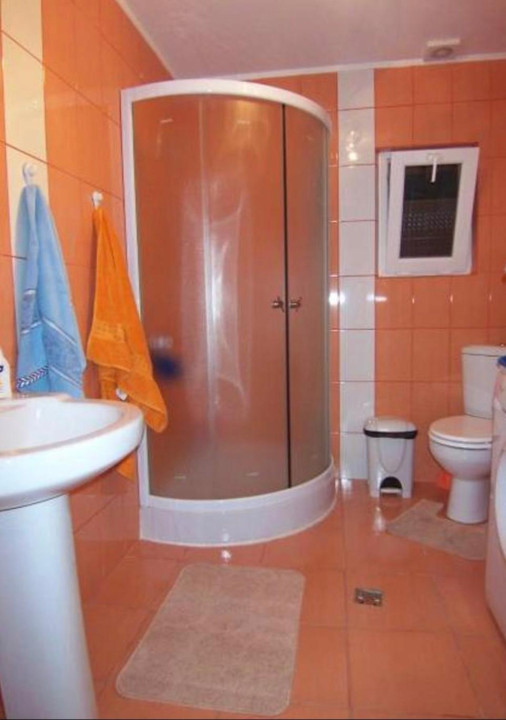 Apartament de Vânzare 4 camere, Zona Valea Aurie