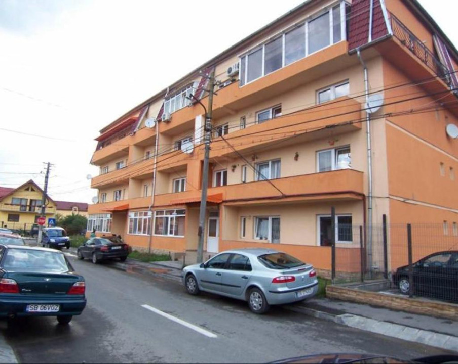 Apartament de Vânzare 4 camere, Zona Valea Aurie