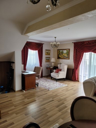 Casa duplex 4 camere- 148 mp utili-curte jacuzzi, intrarea în Cisnădie