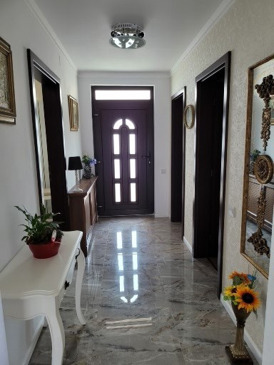 Casa duplex 4 camere- 148 mp utili-curte jacuzzi, intrarea în Cisnădie
