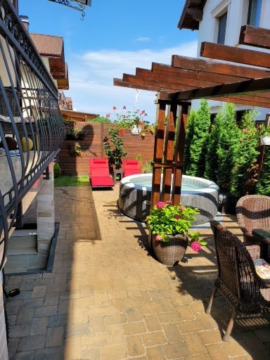 Casa duplex 4 camere- 148 mp utili-curte jacuzzi, intrarea în Cisnădie