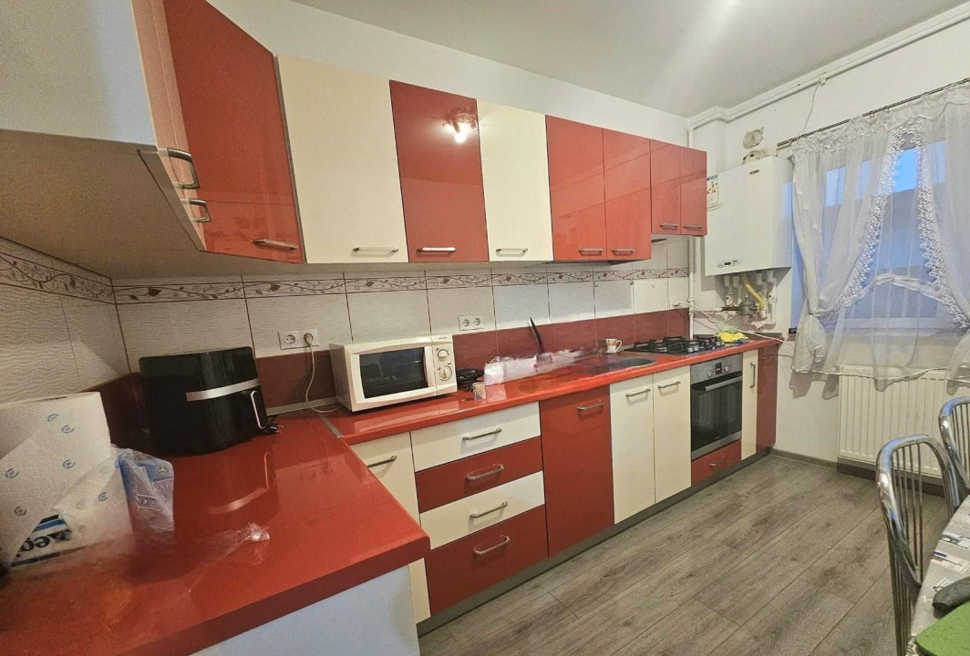 Apartament de vânzare 2 camere, 44 mp  Zona Calea Cisnădiei