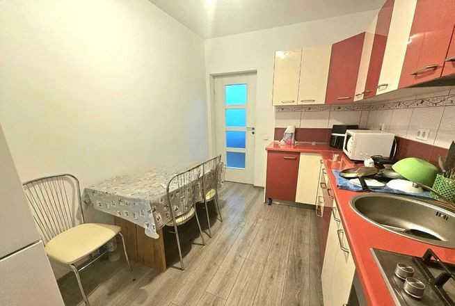 Apartament de vânzare 2 camere, 44 mp  Zona Calea Cisnădiei