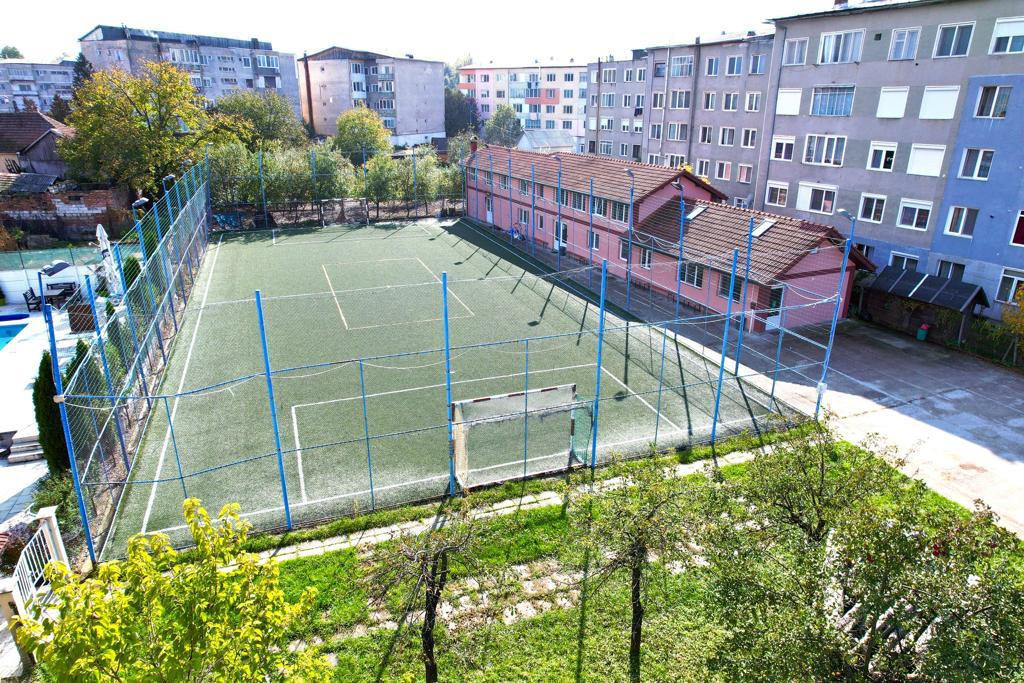 Baza sportivă, zona centrală Ștei, suprafață utilă totală 1.646 mp, Bihor