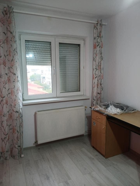 Apartament 2 camere, 38 mp utili, 4 mp balcon, renovat, în Hipodrom 3