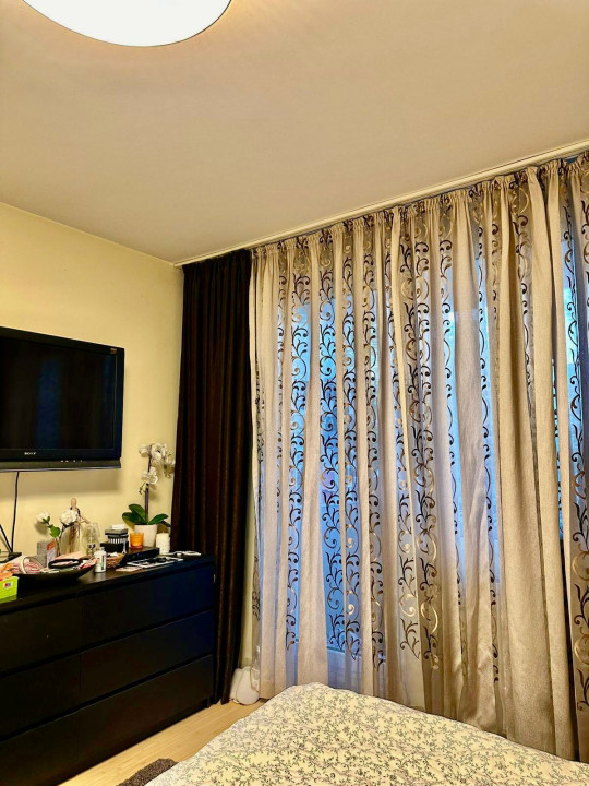 Apartament spatios 3 camere  Piata Resita!