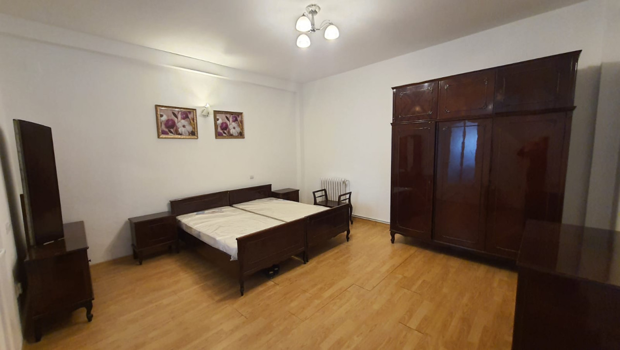 Apartament la casa particulara in Gruia!