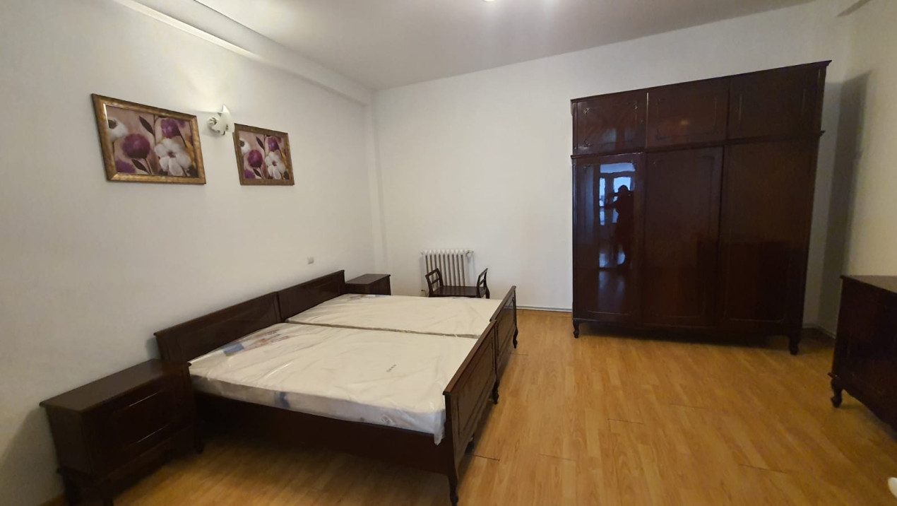 Apartament la casa particulara in Gruia!