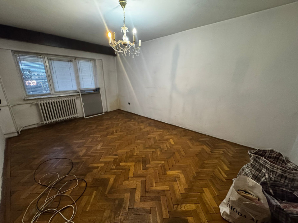 Apartament 3 camere, decomandat, 75,7mp, Centru, zona Muzeul de Arta