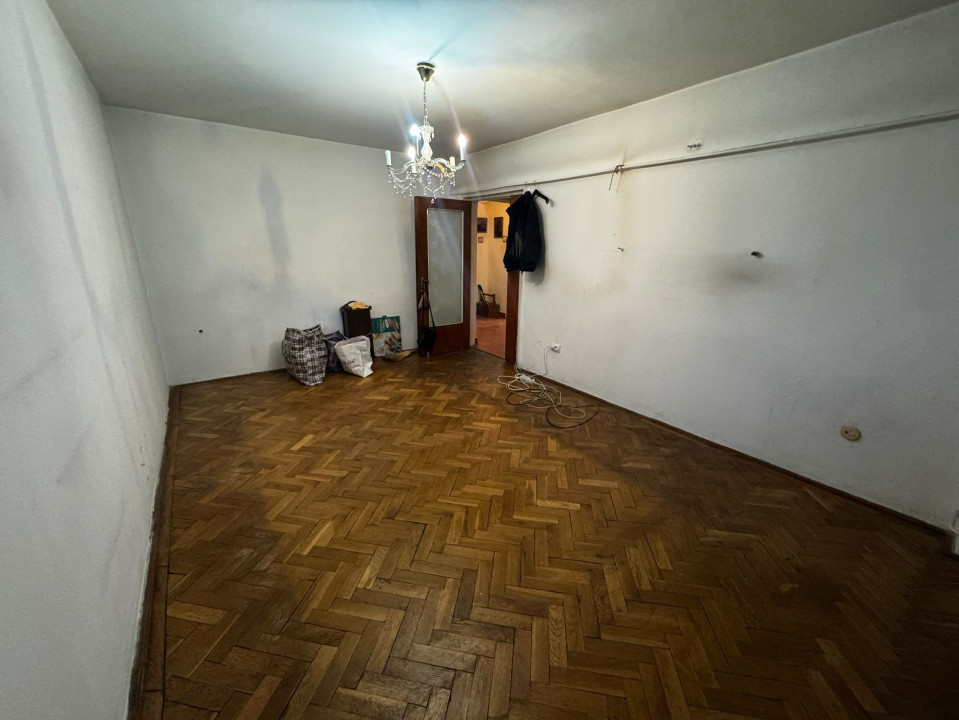 Apartament 3 camere, decomandat, 75,7mp, Centru, zona Muzeul de Arta