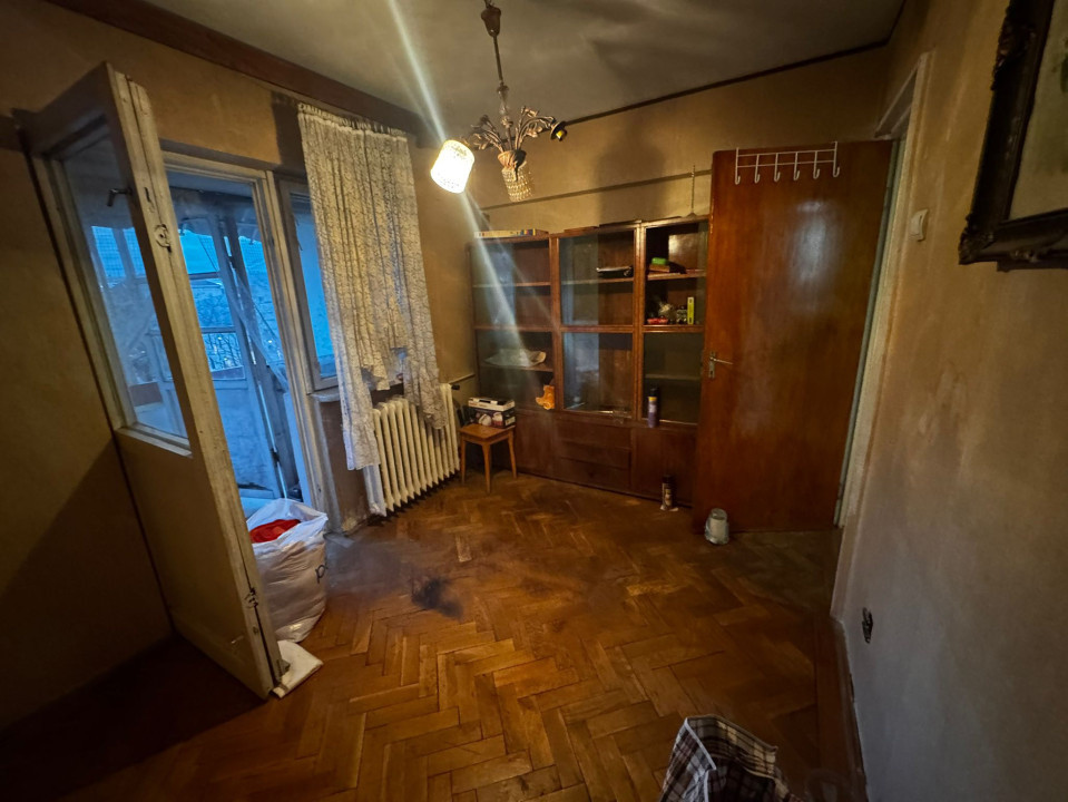 Apartament 3 camere, decomandat, 75,7mp, Centru, zona Muzeul de Arta