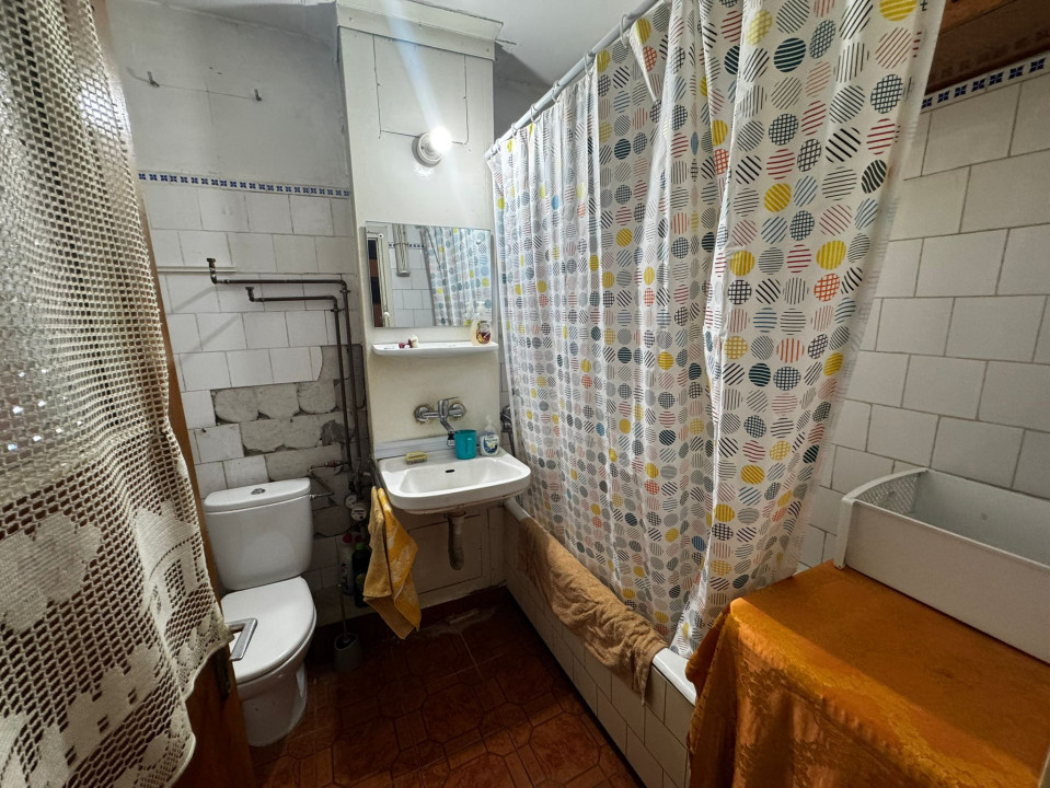 Apartament 3 camere, decomandat, 75,7mp, Centru, zona Muzeul de Arta