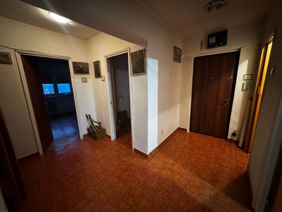 Apartament 3 camere, decomandat, 75,7mp, Centru, zona Muzeul de Arta