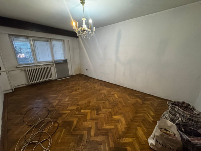 Apartament 3 camere, decomandat, 75,7mp, Centru, zona Muzeul de Arta