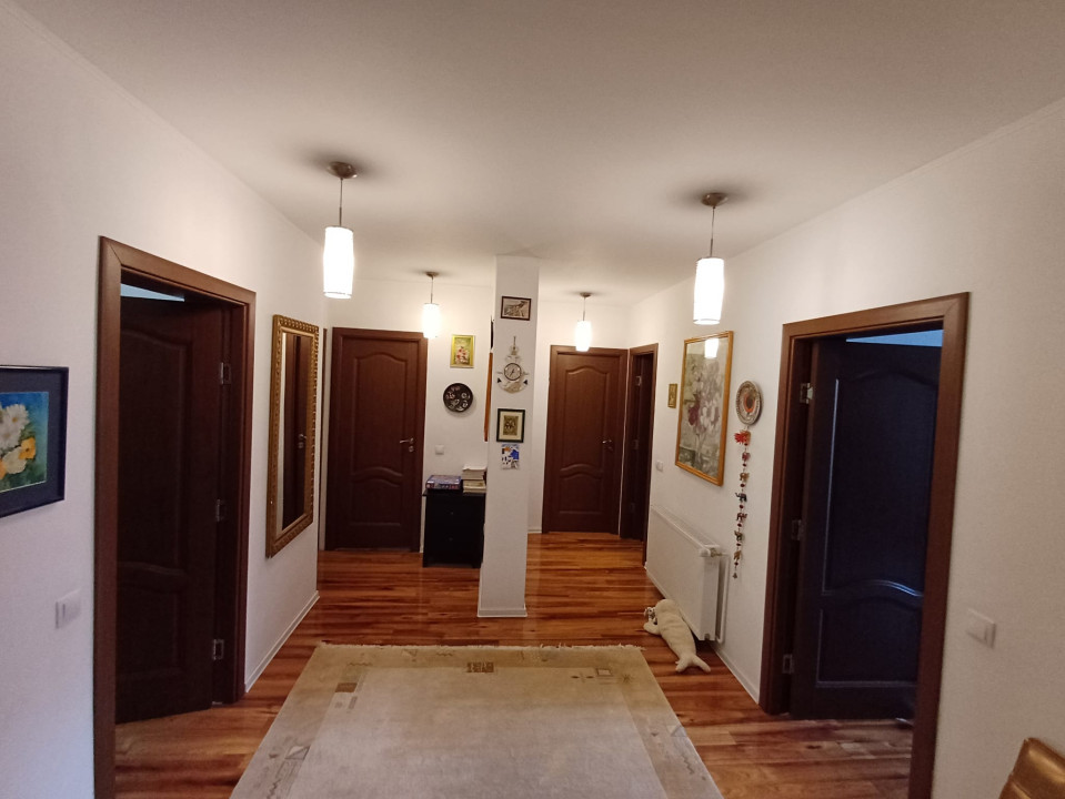 Apartament  7 camere 170 mp, demisol / parter înalt / etaj / mansardă