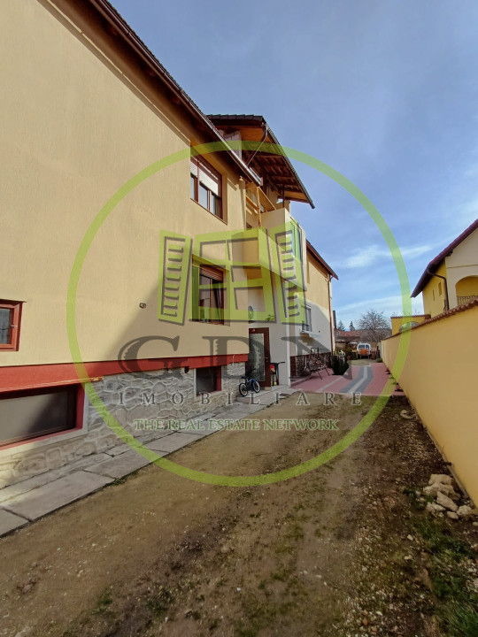 Apartament la casă de vânzare - 7 camere | 170 mp | Strada Lupeni