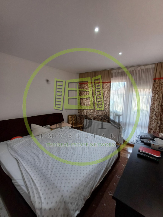 Apartament la casă de vânzare - 7 camere | 170 mp | Strada Lupeni