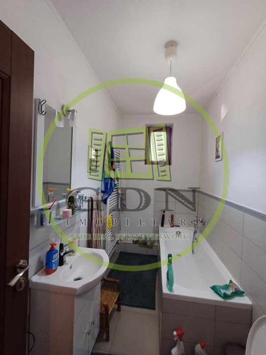 Apartament la casă de vânzare - 7 camere | 170 mp | Strada Lupeni
