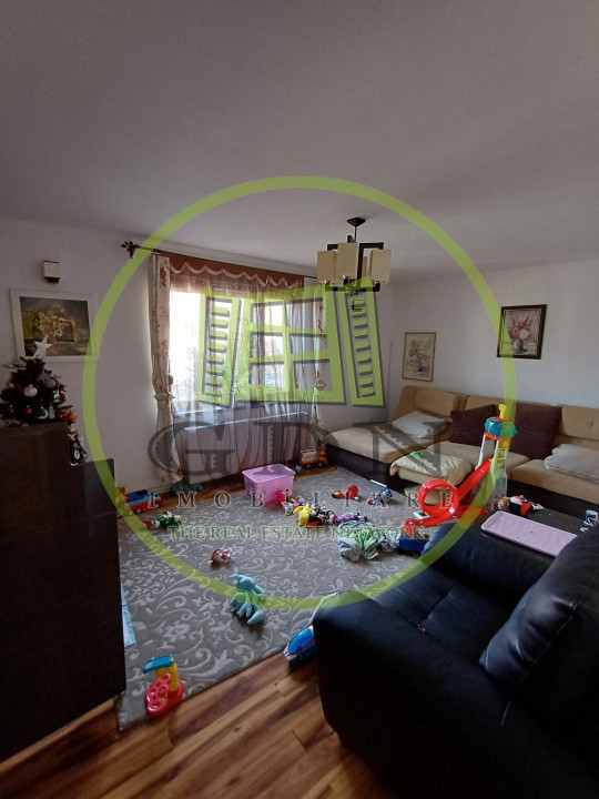 Apartament la casă de vânzare - 7 camere | 170 mp | Strada Lupeni